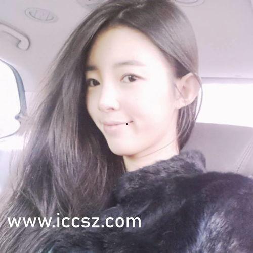 最新吃瓜爆料反差婊,反差婊背后的惊人真相，吃瓜群众直呼过瘾！